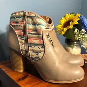 Qupid Southwestern design ankle boots, size 9